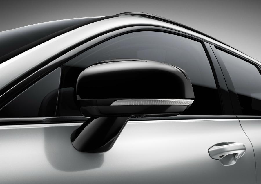 Детали экстерьера Volvo V60 T6 R-Design 2018 года  (WW) (фото 9 из 17)